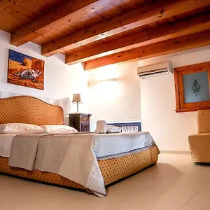 https://mega-house.catania-hotels.net